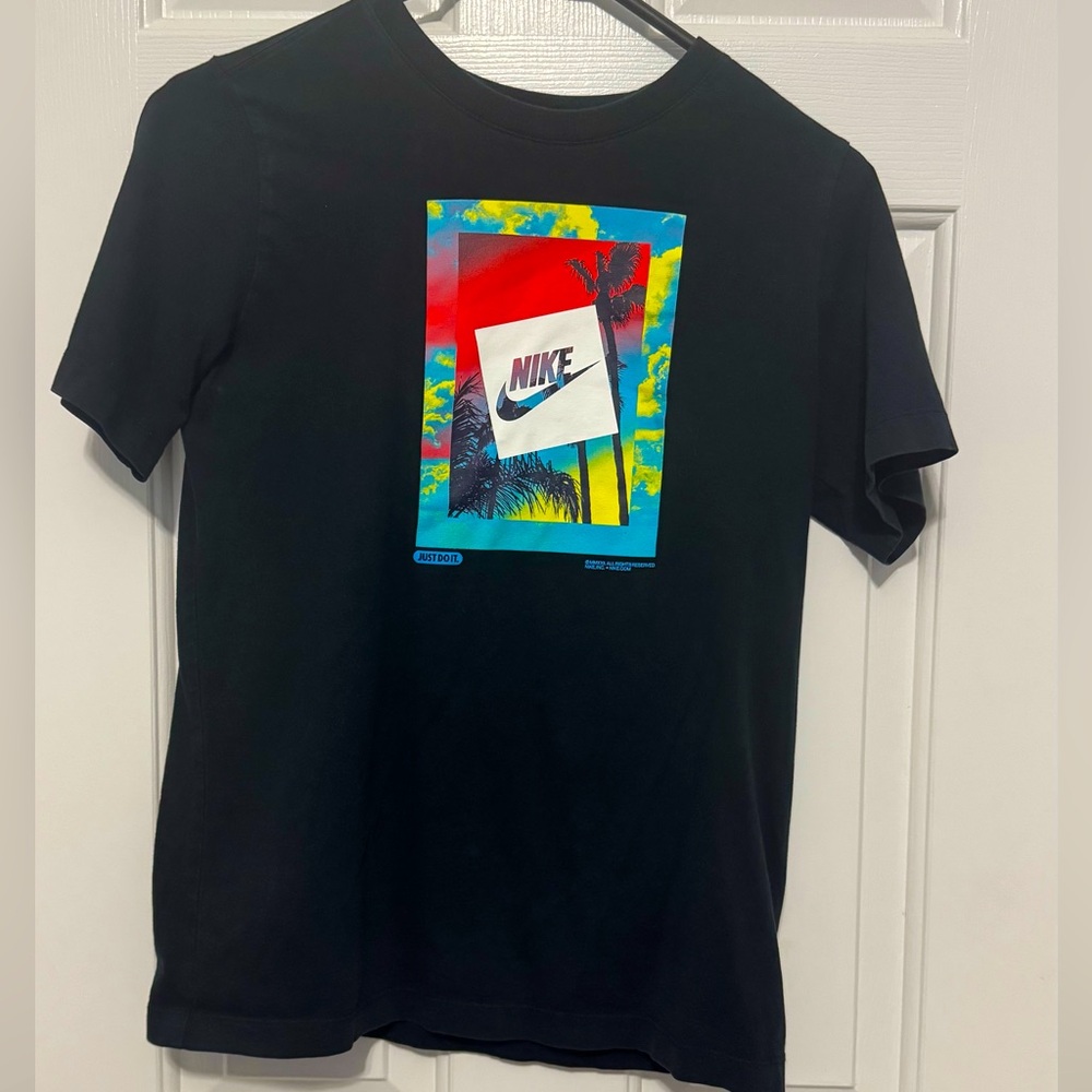 The Nike Summer Caribbean 100% cotton shirt sleeve T size Youth XL